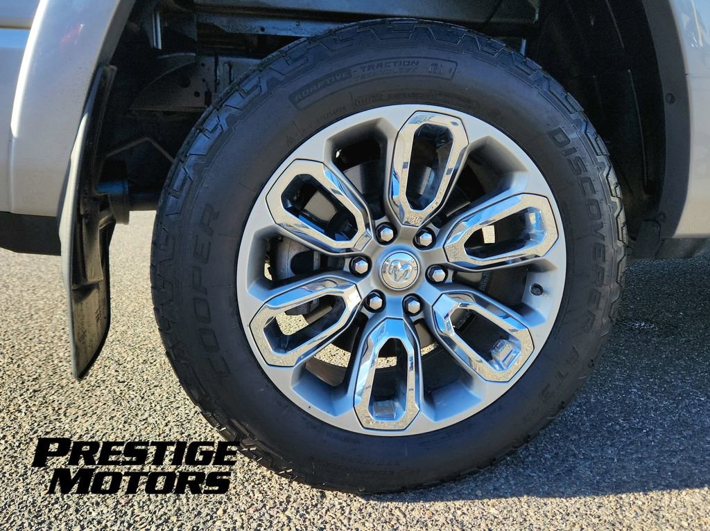 Used 2019 RAM 1500 Laramie AWD/4WD image 9