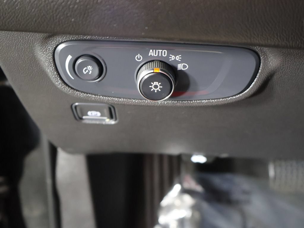 Used 2024 GMC Terrain SLE AWD/4WD image 30