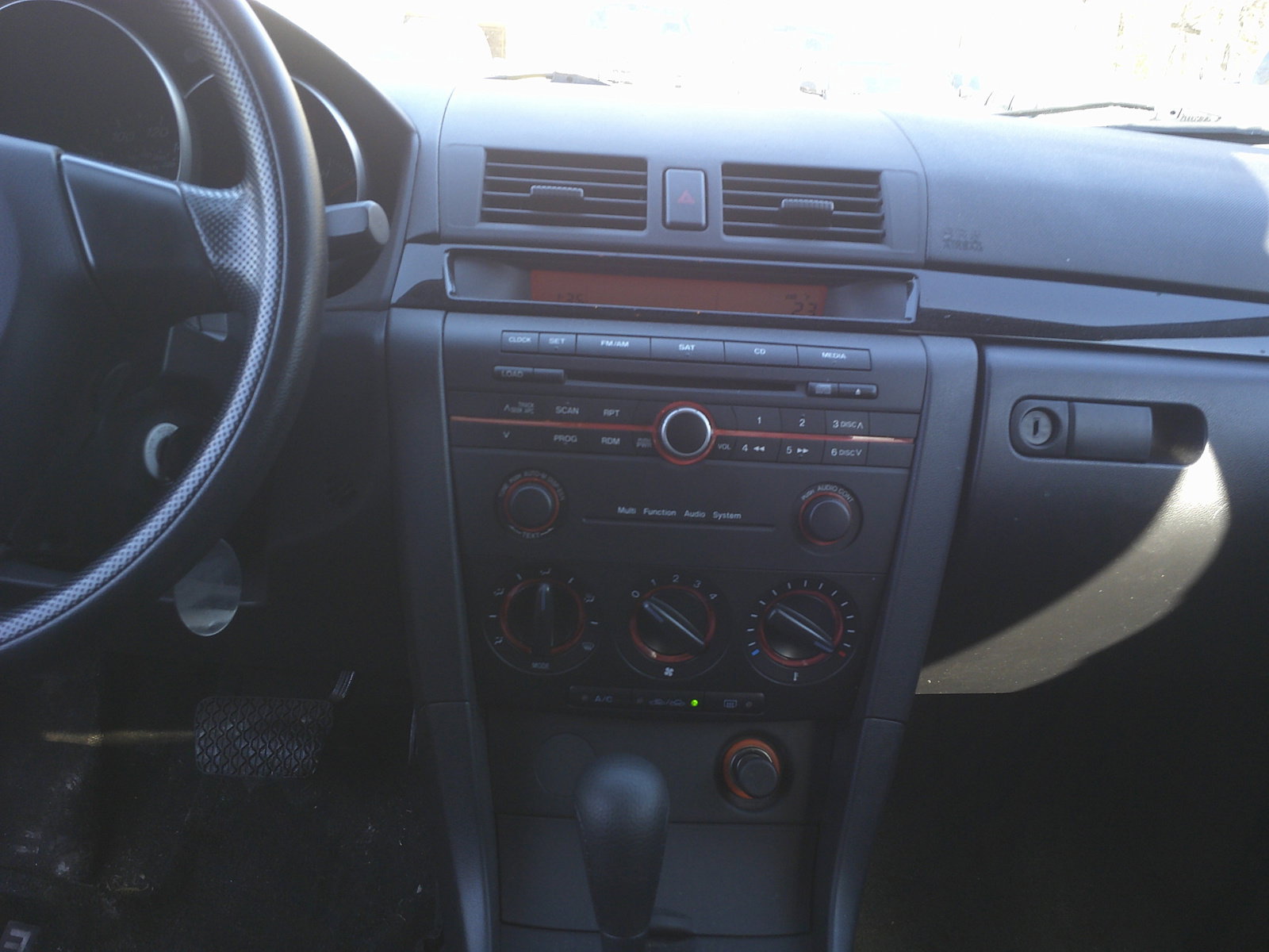 Used 2006 MAZDA MAZDA3 I image 13