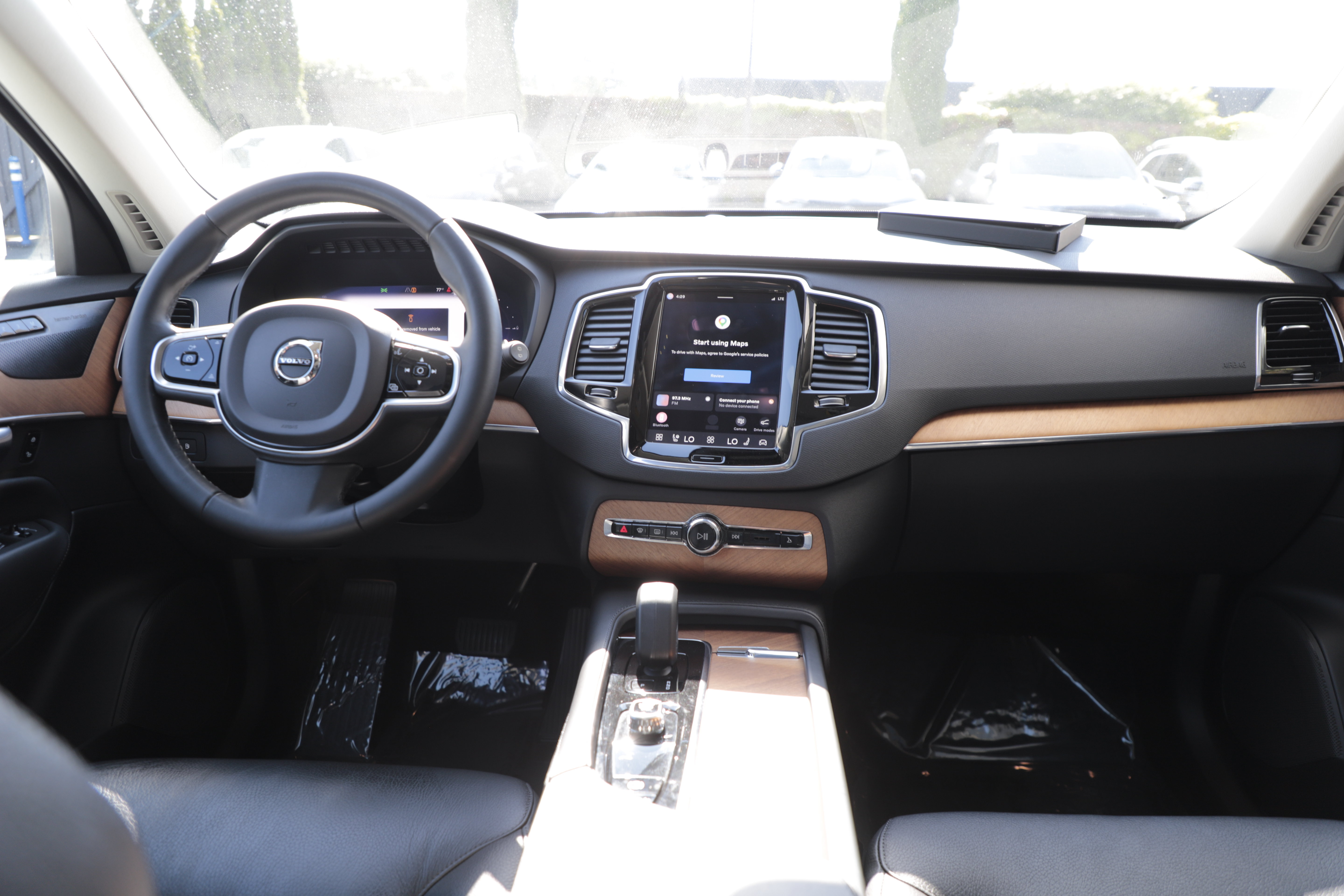 Used 2023 Volvo XC90 T8 Plus AWD/4WD image 13
