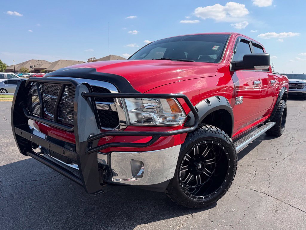 Used 2018 RAM 1500 Classic SLT w/ Luxury Group AWD/4WD image 2
