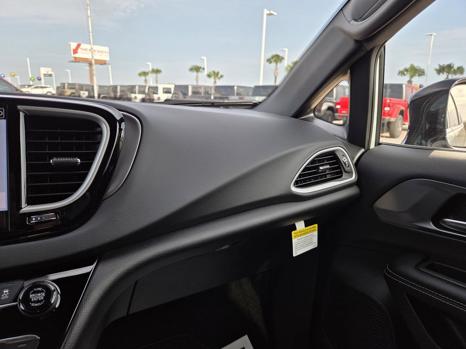 New 2026 Chrysler Voyager LX FWD image 32