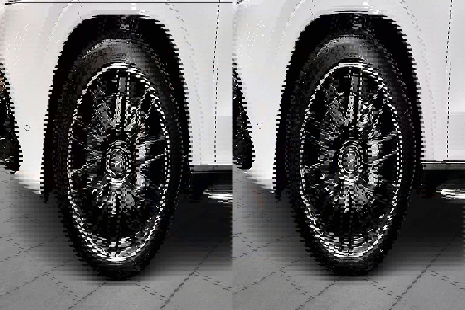 Used 2025 Mercedes-Benz GLS 63 AMG 4MATIC image 11