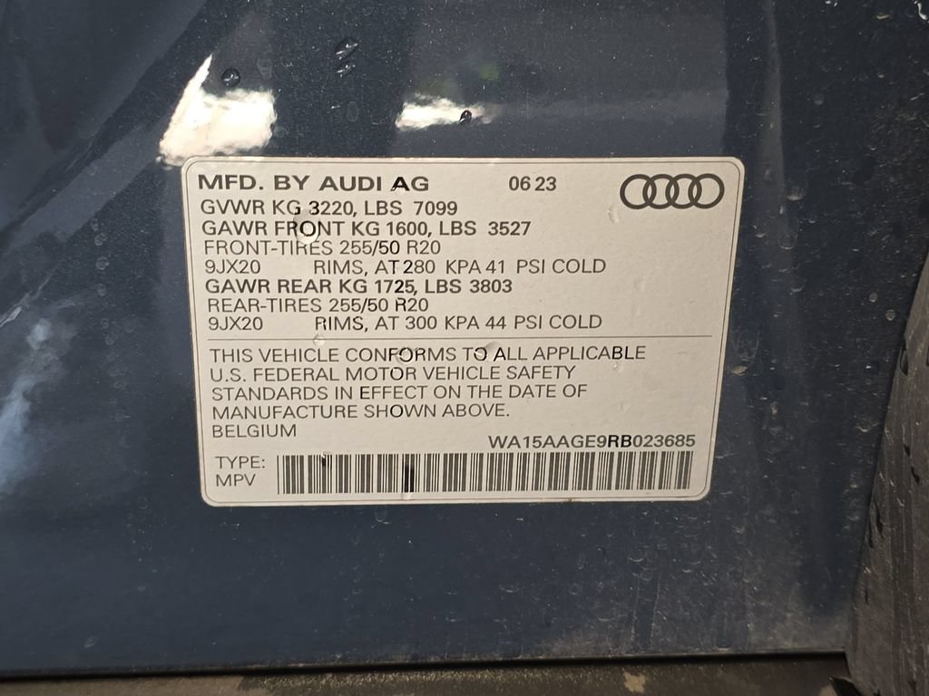 Certified 2024 Audi Q8 e-tron Premium Plus w/ Premium Plus Package AWD/4WD image 34