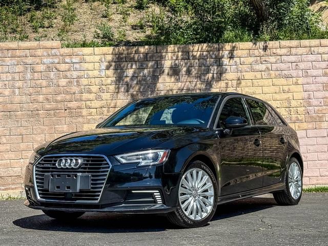 Used 2017 Audi A3 e-tron Premium image 2