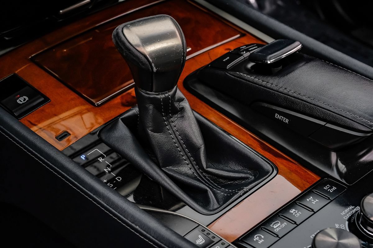 Used 2019 Lexus LX 570 4WD w/ Luxury Package image 22