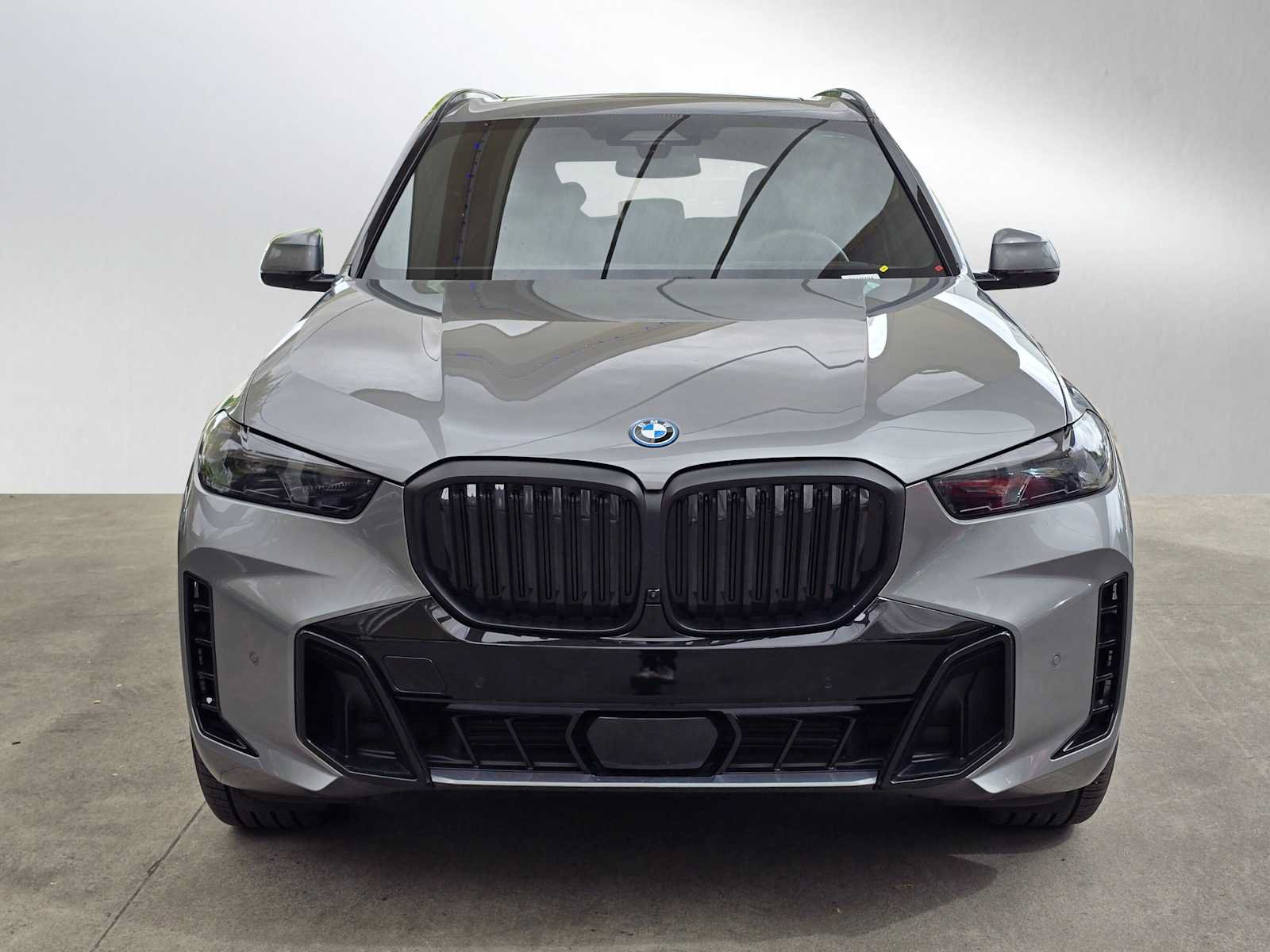 Used 2026 BMW X5 xDrive50e w/ M Sport Package AWD/4WD image 8