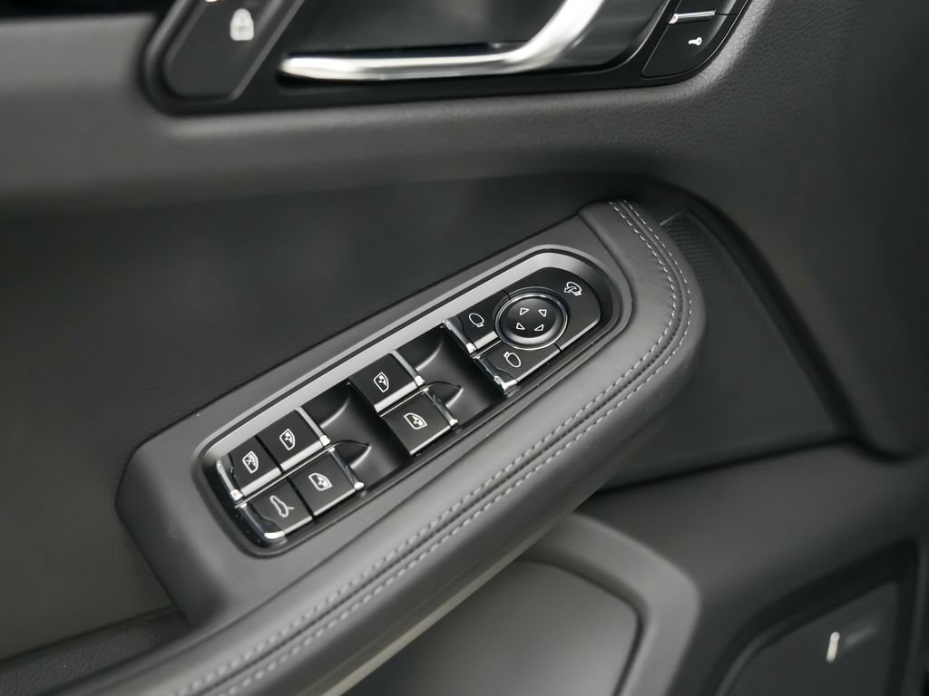 New 2026 Porsche Macan Turbo AWD/4WD image 22