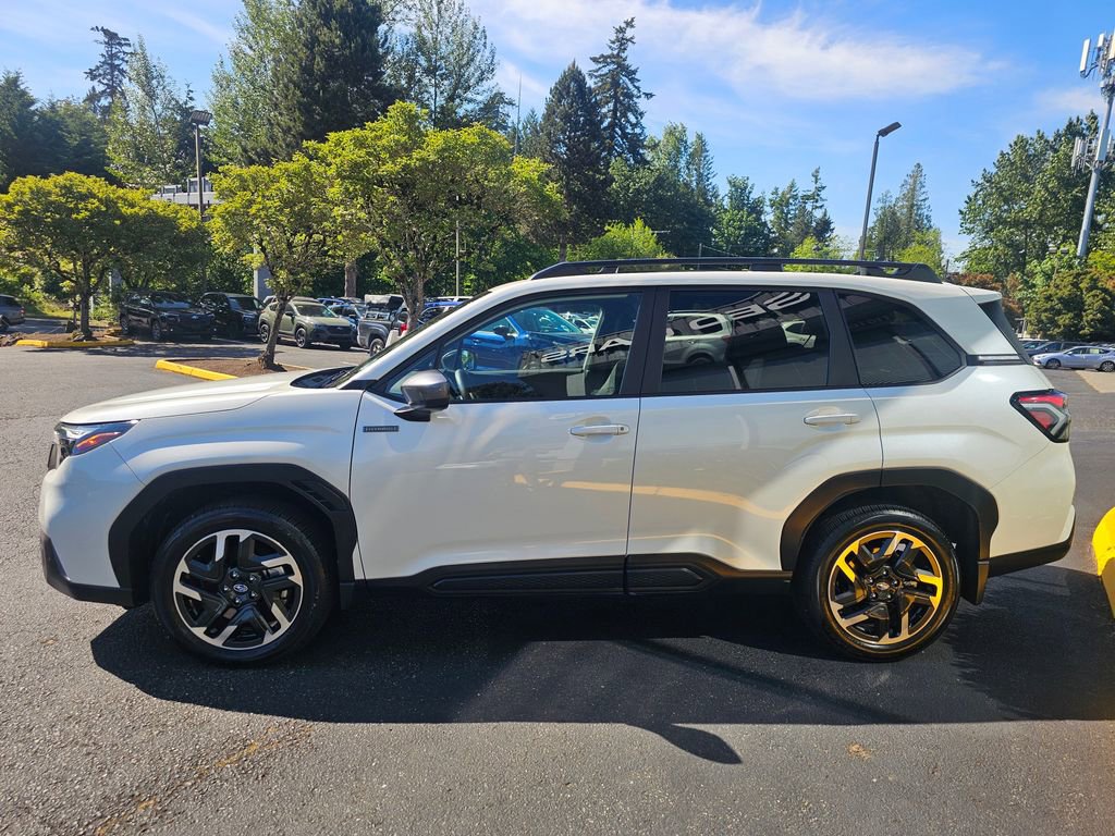 Used 2025 Subaru Forester Premium AWD/4WD image 4