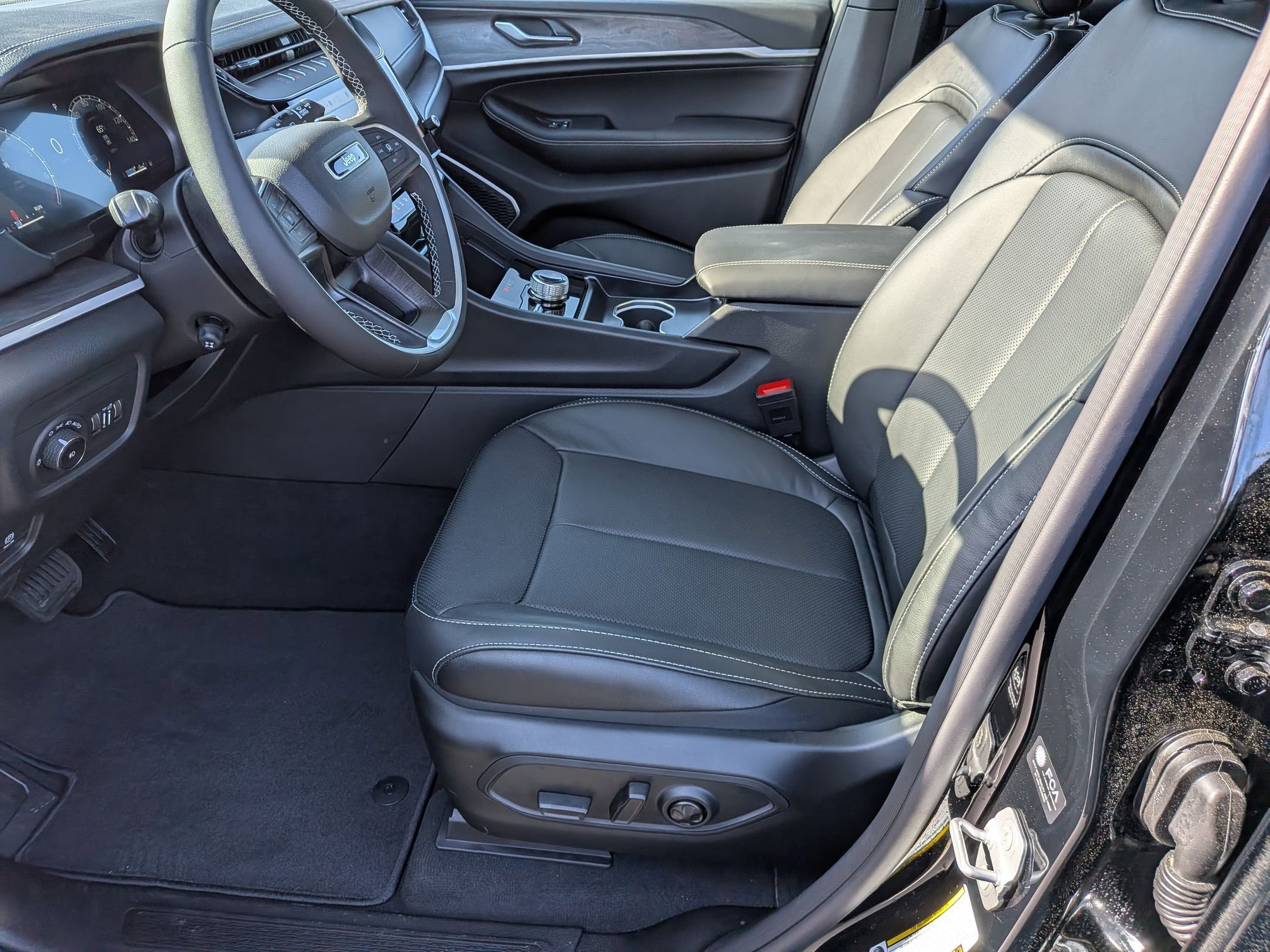 New 2026 Jeep Grand Cherokee Limited AWD/4WD image 12