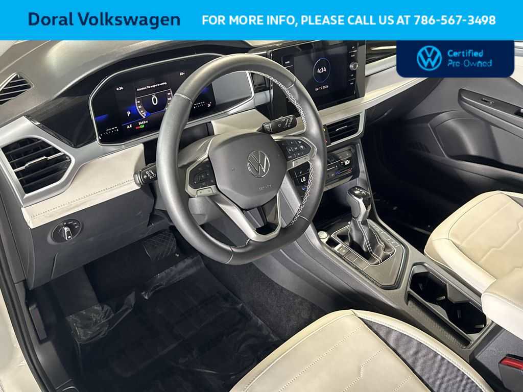 Used 2025 Volkswagen Taos SE FWD image 13