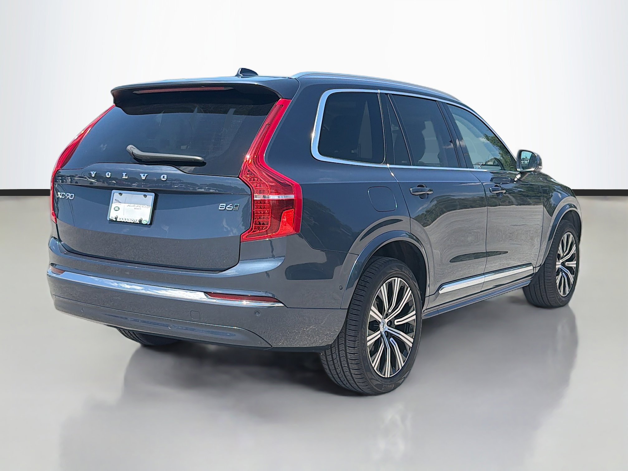 Used 2023 Volvo XC90 B6 Plus AWD/4WD image 5