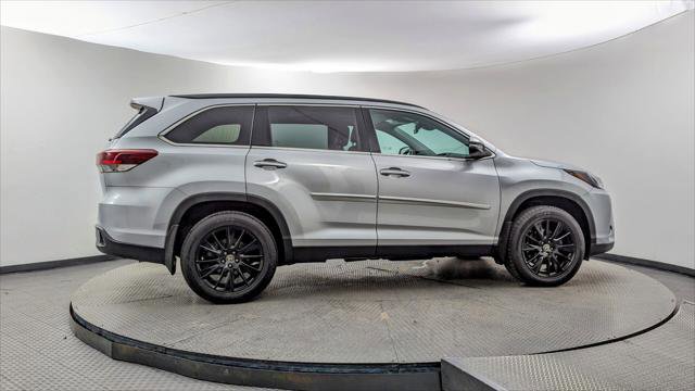 Used 2019 Toyota Highlander SE image 9