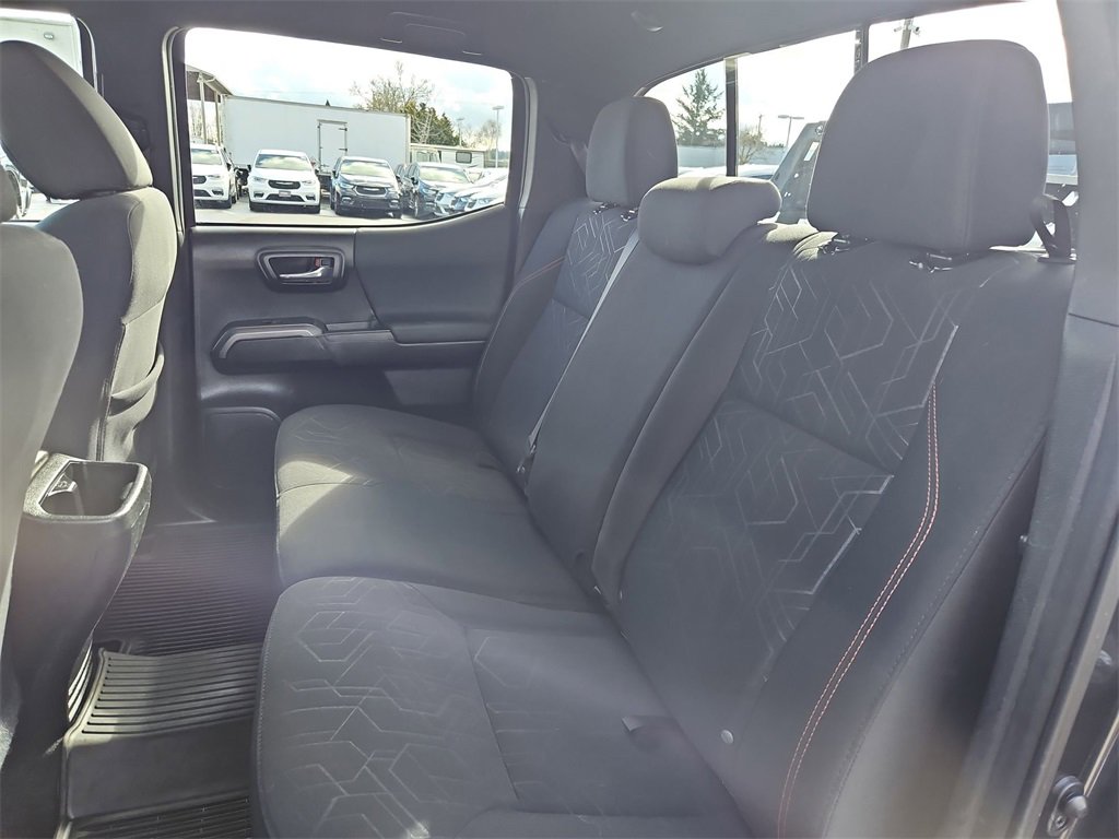 Used 2018 Toyota Tacoma TRD Sport w/ Technology Package image 14