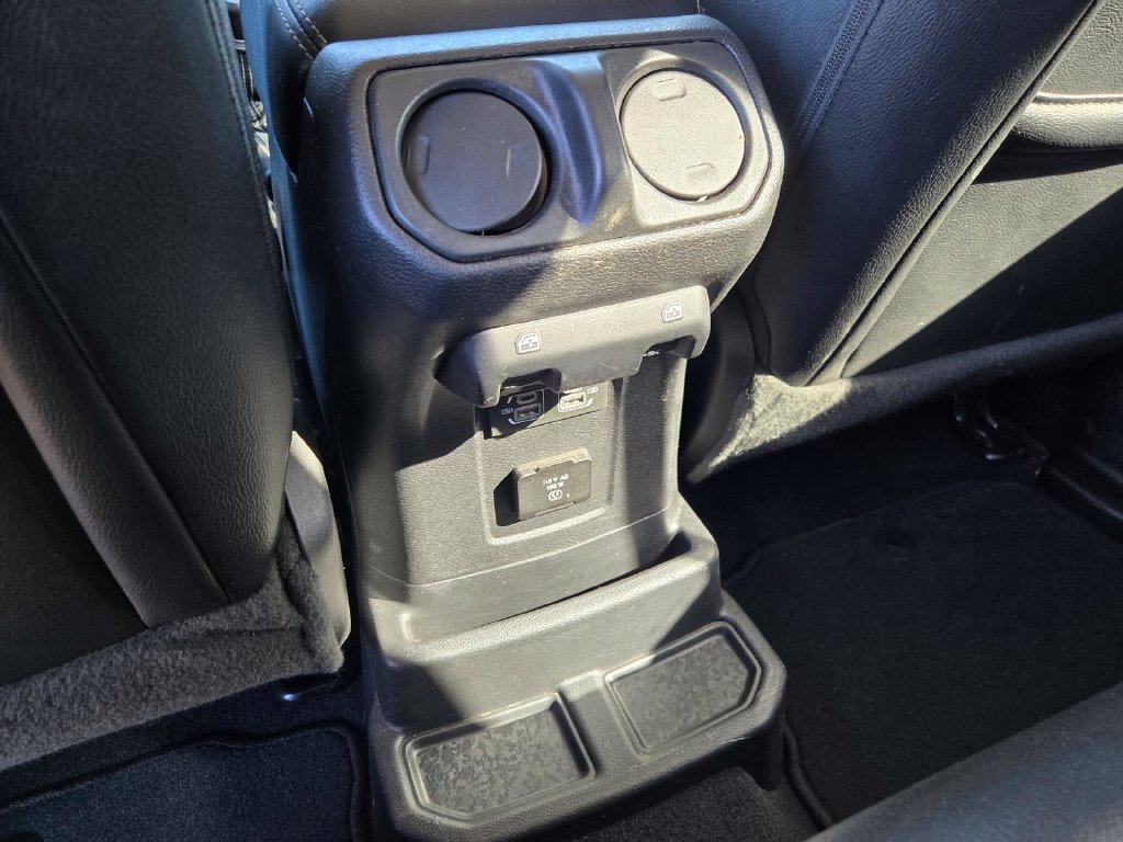 Used 2023 Jeep Wrangler Unlimited Sahara w/ Cold Weather Group AWD/4WD image 11