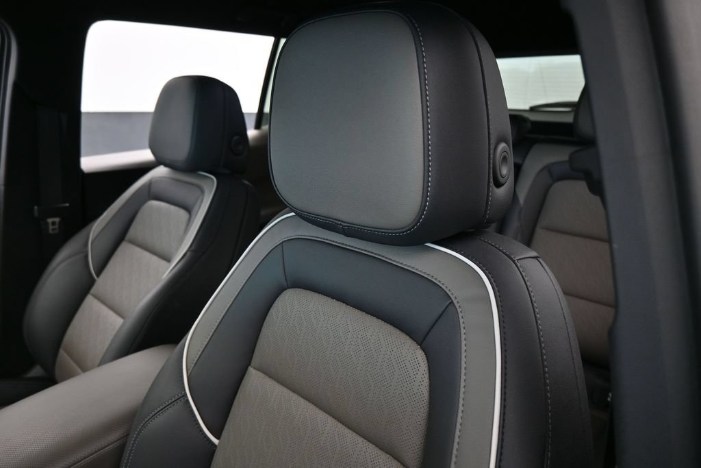 Used 2025 Chevrolet Equinox LT w/ Convenience Package II FWD image 19