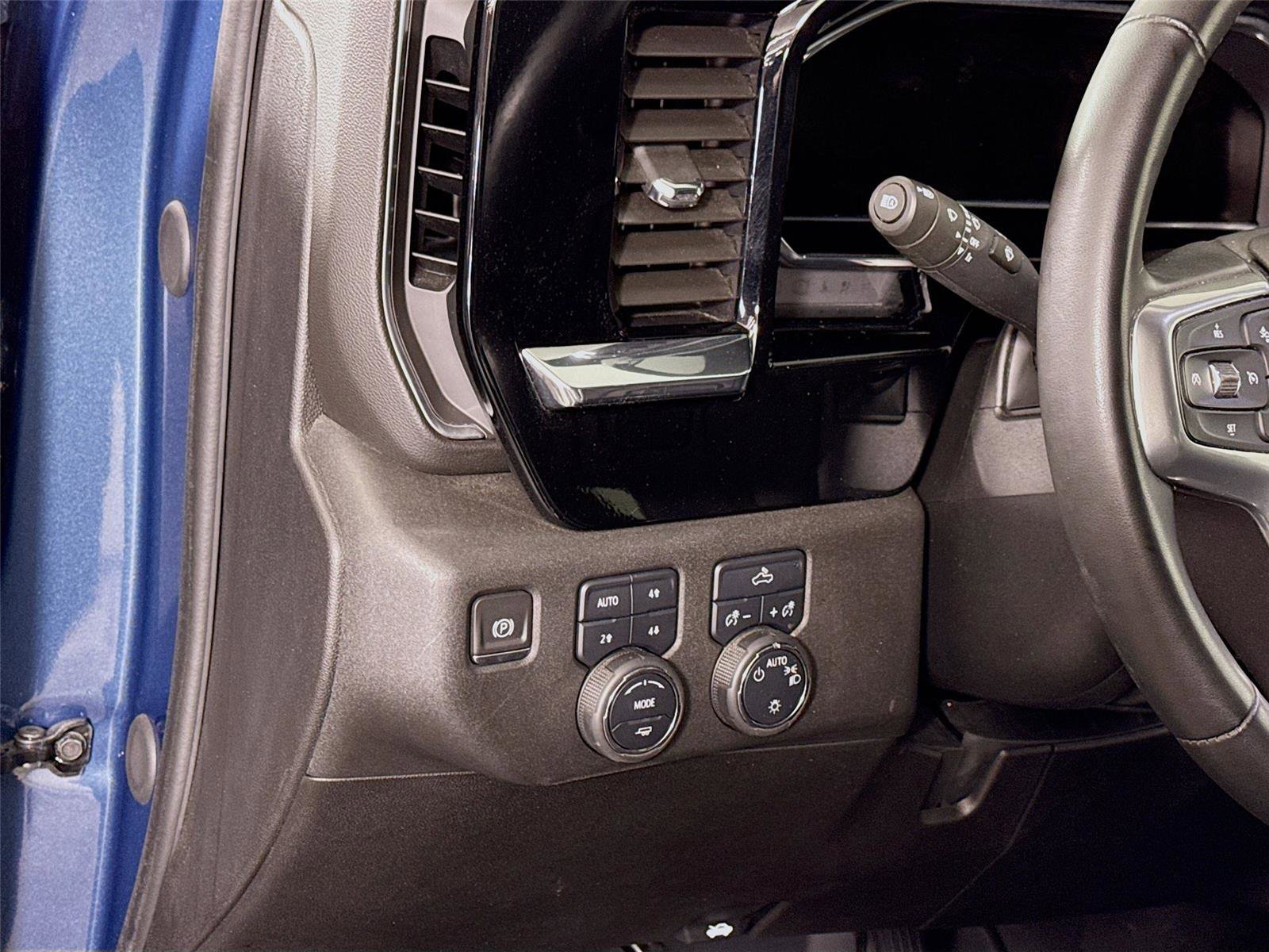 Used 2024 Chevrolet Silverado 1500 LT AWD/4WD image 4