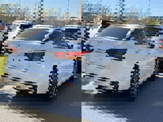 Used 2023 Nissan Altima 2.5 SV image 5