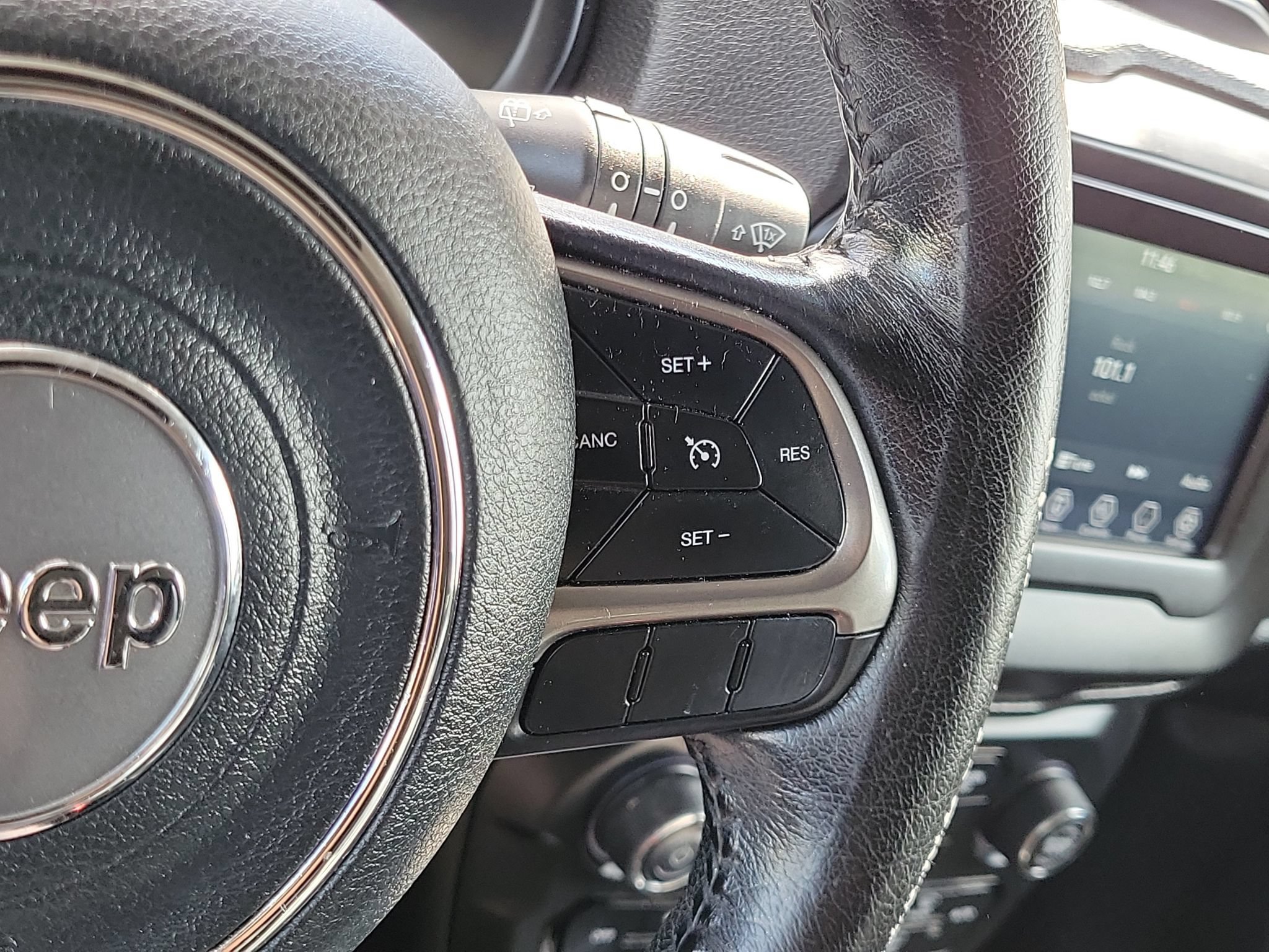 Used 2020 Jeep Renegade Limited AWD/4WD image 12