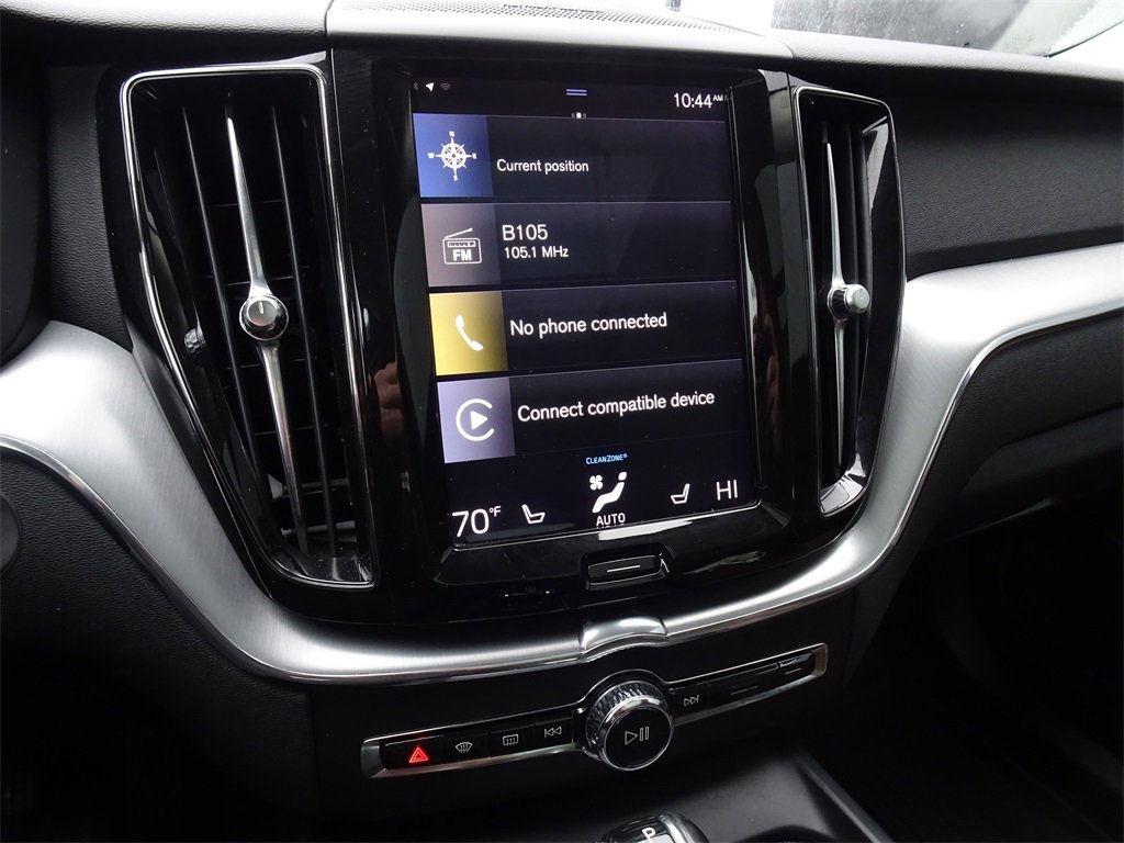 Used 2019 Volvo XC60 T5 Momentum w/ Multimedia Package image 19