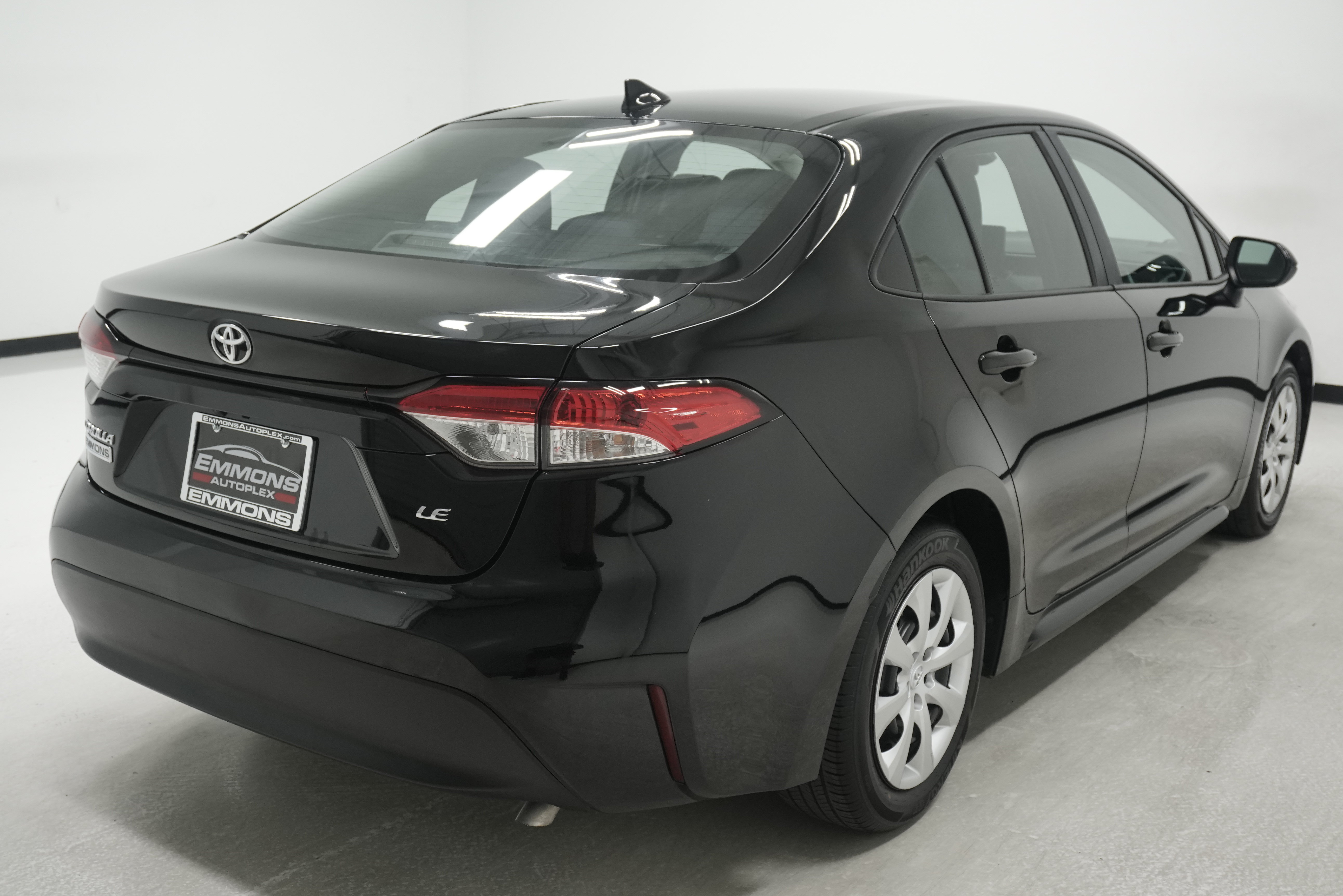 Used 2024 Toyota Corolla LE FWD image 4