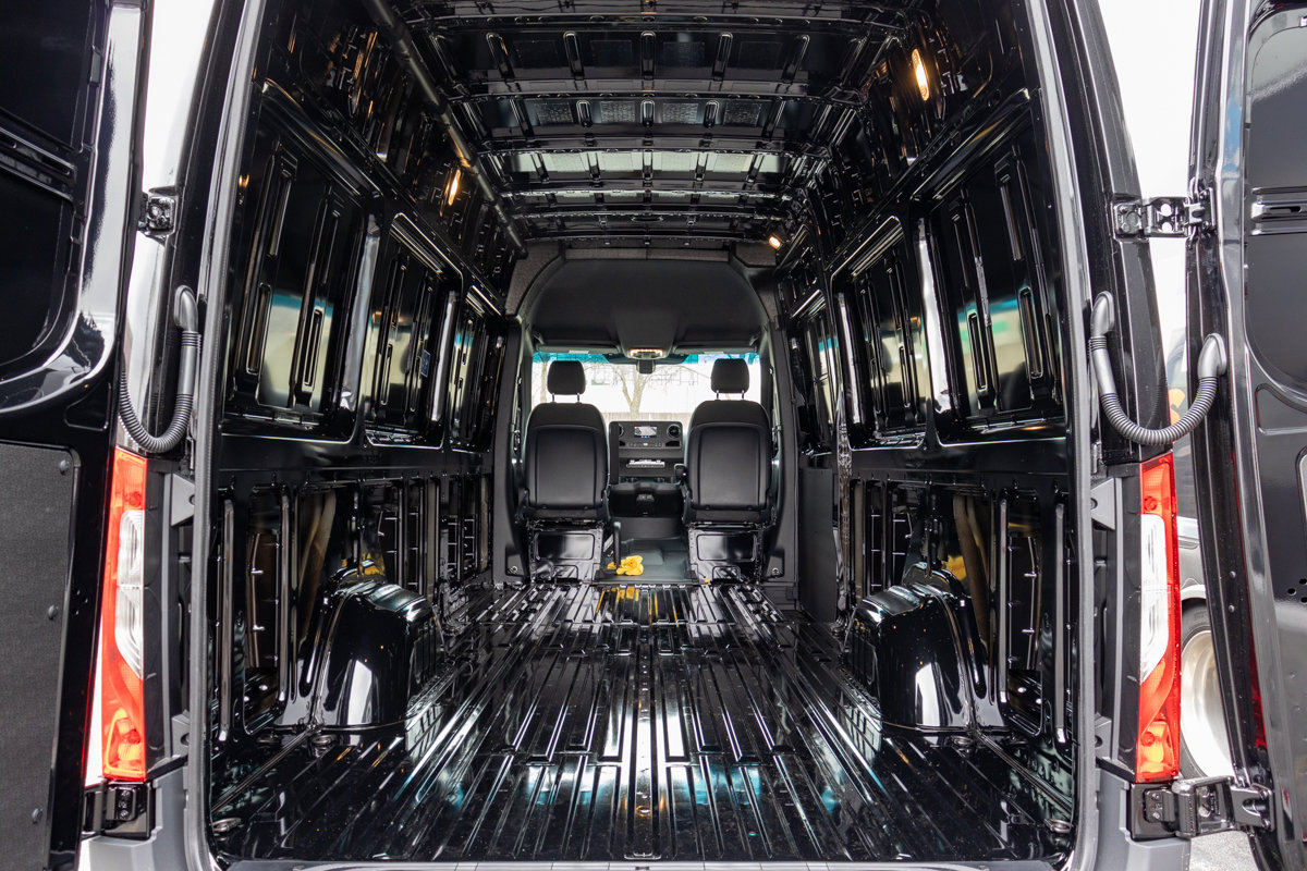 Used 2024 Mercedes-Benz Sprinter 2500 image 9