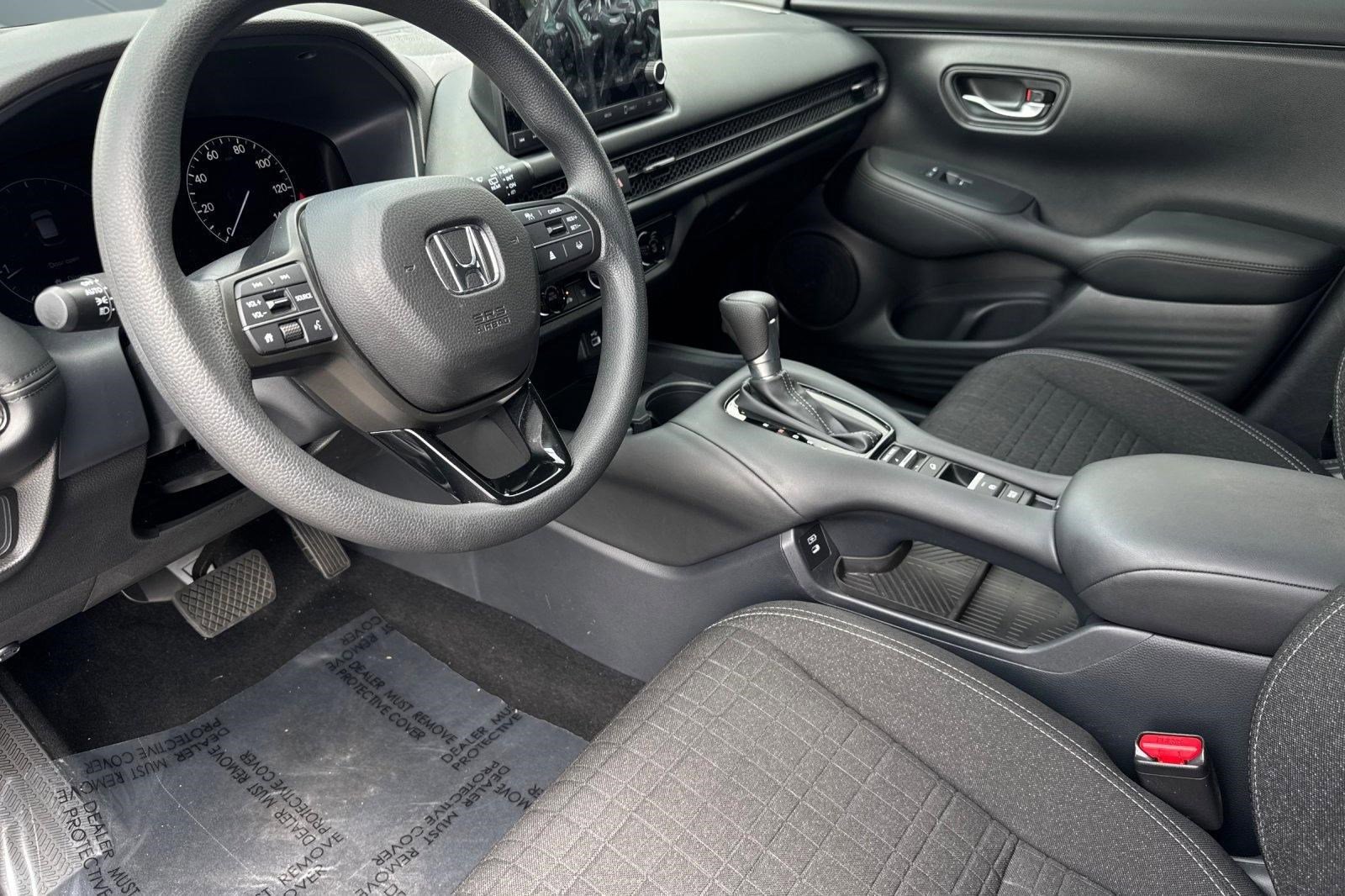 Certified 2025 Honda HR-V LX image 4