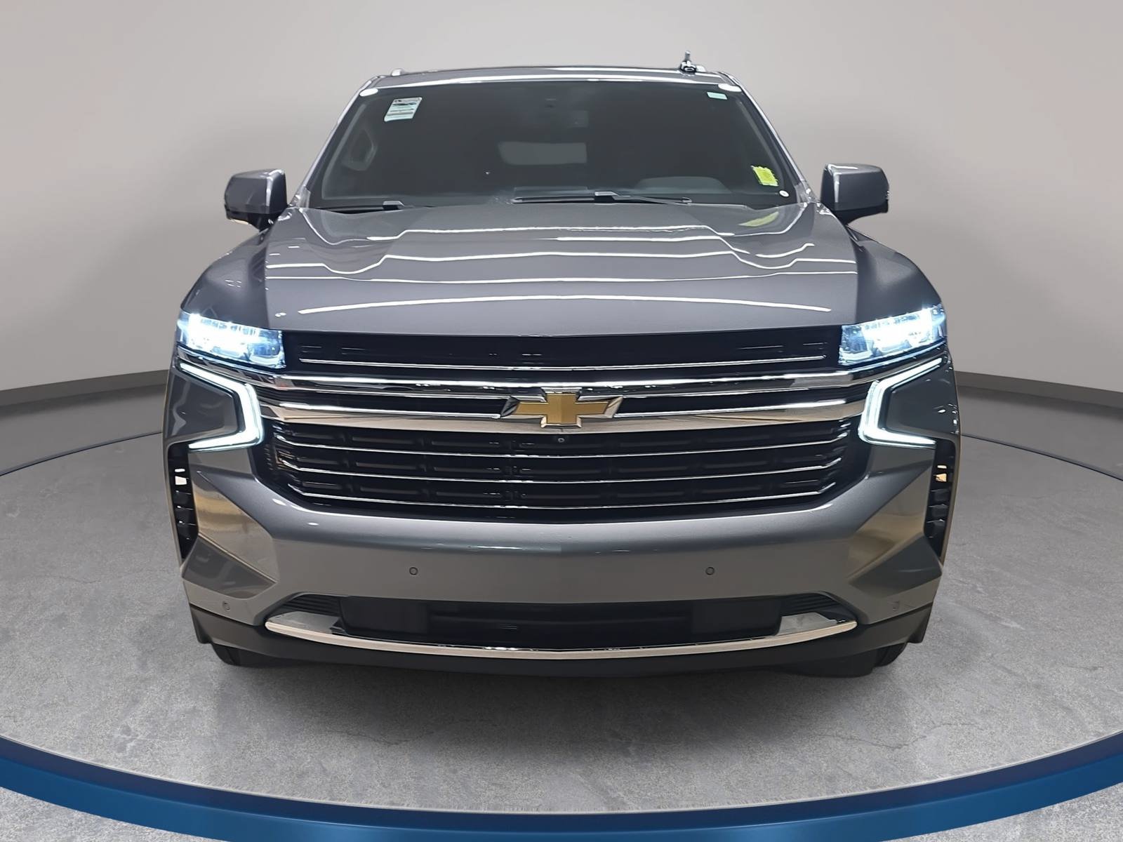 Used 2022 Chevrolet Tahoe LT w/ Luxury Package AWD/4WD image 2