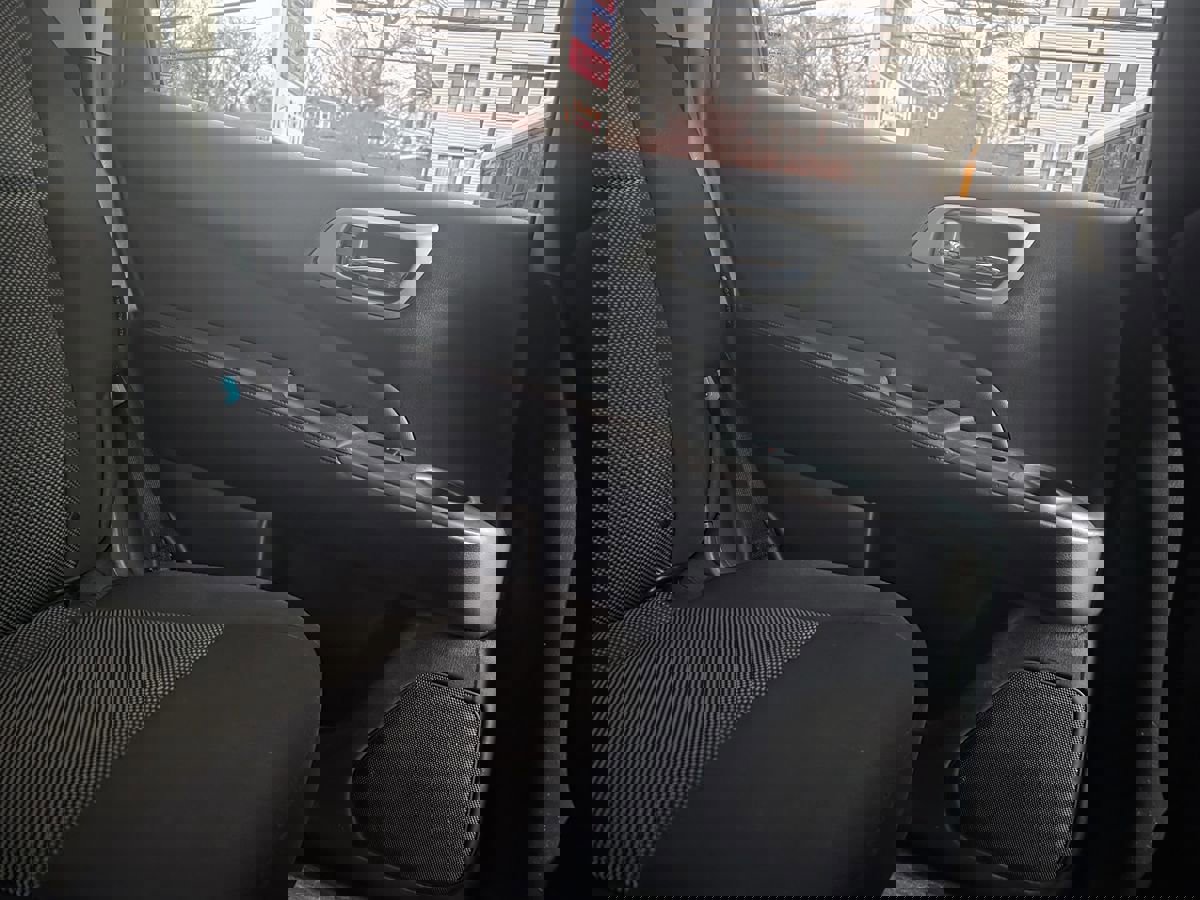 Used 2019 Nissan Pathfinder SV image 25