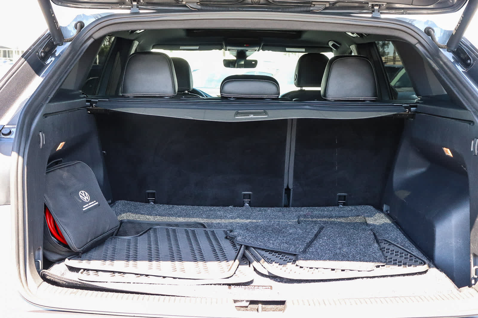 Used 2023 Volkswagen Atlas Cross Sport SEL AWD/4WD image 26