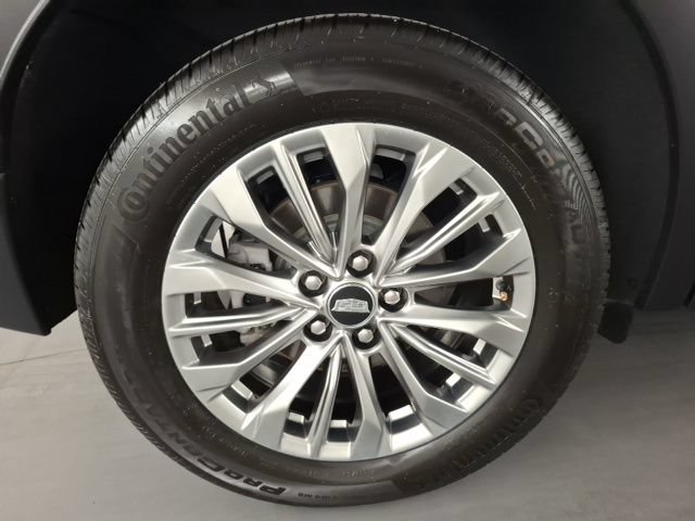 Used 2025 Cadillac XT4 Premium Luxury FWD image 9