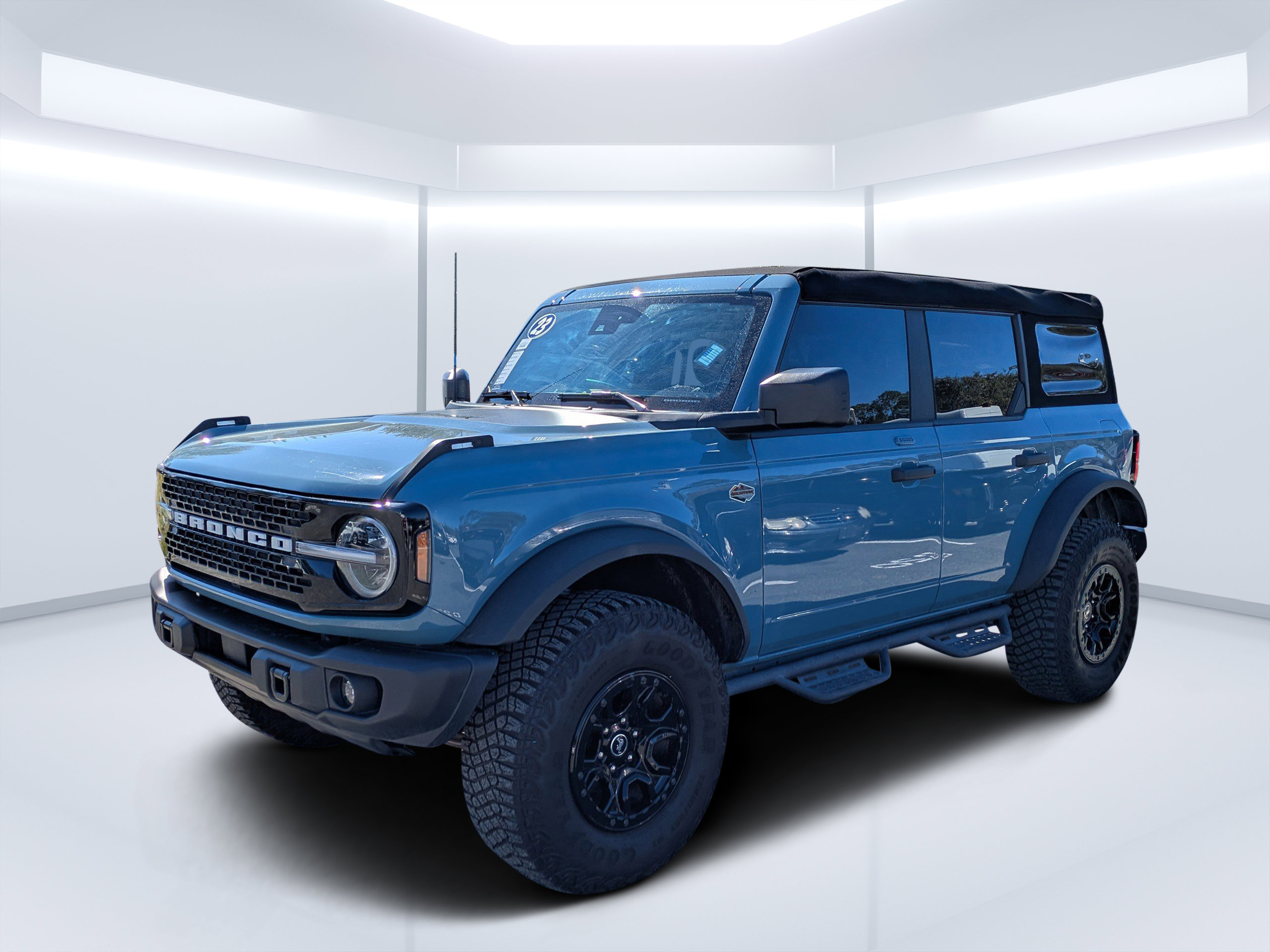 Used 2023 Ford Bronco Wildtrak image 9