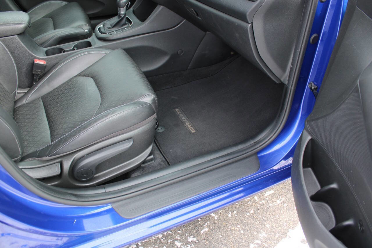 Used 2020 Hyundai Elantra GT w/ Style Package 02 image 42