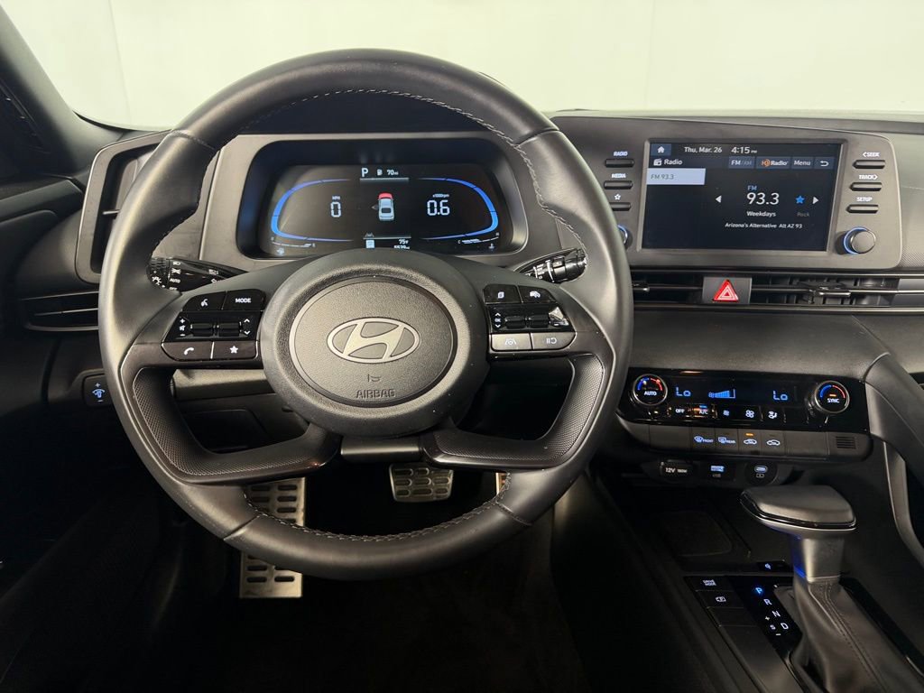 Used 2025 Hyundai Elantra Sport image 13