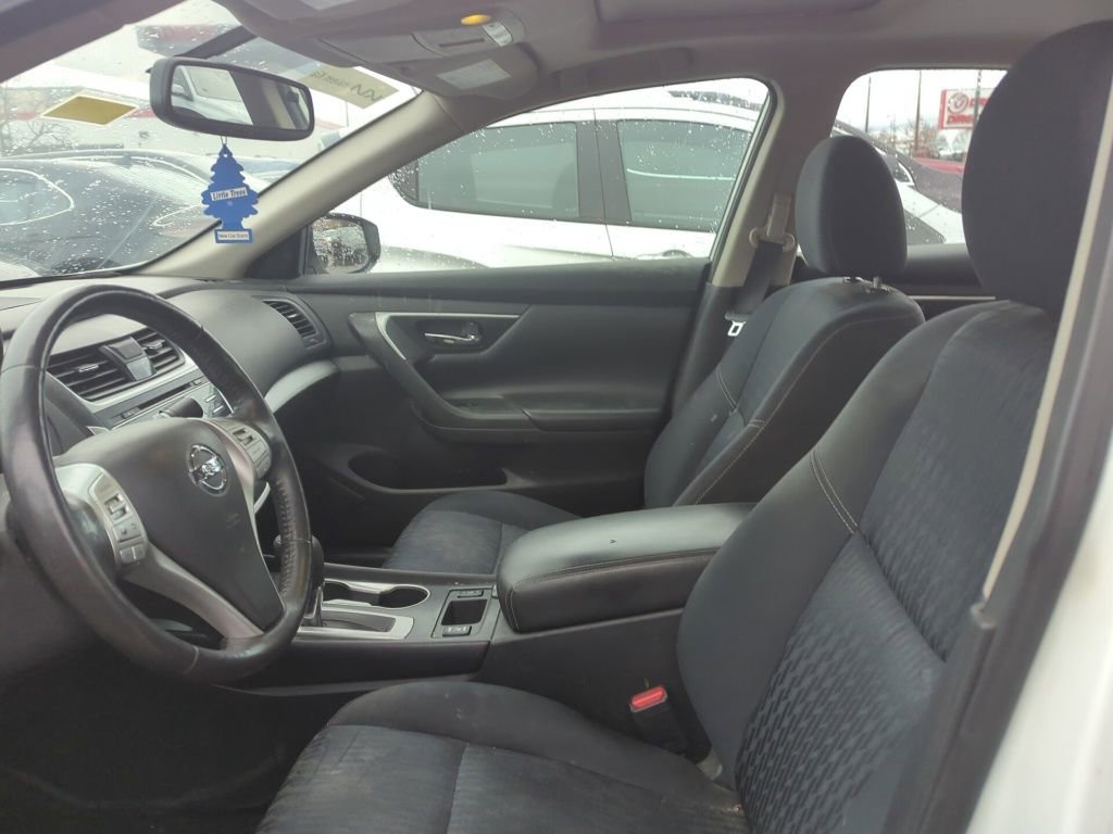 Used 2017 Nissan Altima 2.5 SV w/ Convenience Package image 6