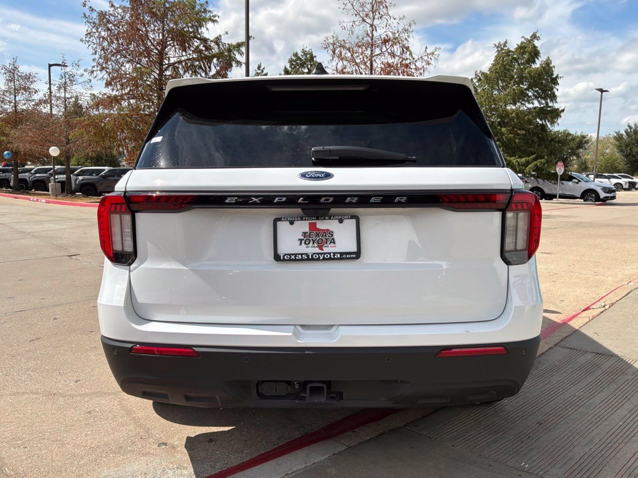 Used 2026 Ford Explorer Active RWD image 7