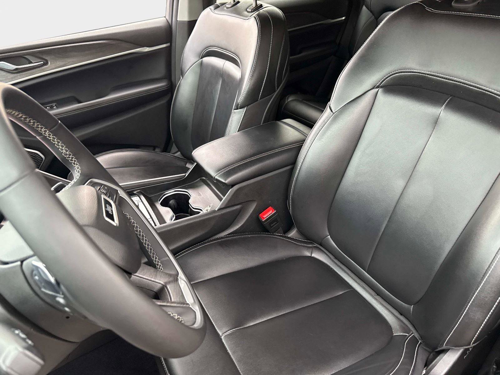 Used 2024 Jeep Grand Cherokee Limited 4xe image 22