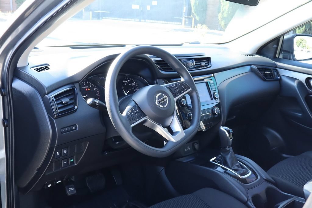 Used 2022 Nissan Rogue Sport S FWD image 17