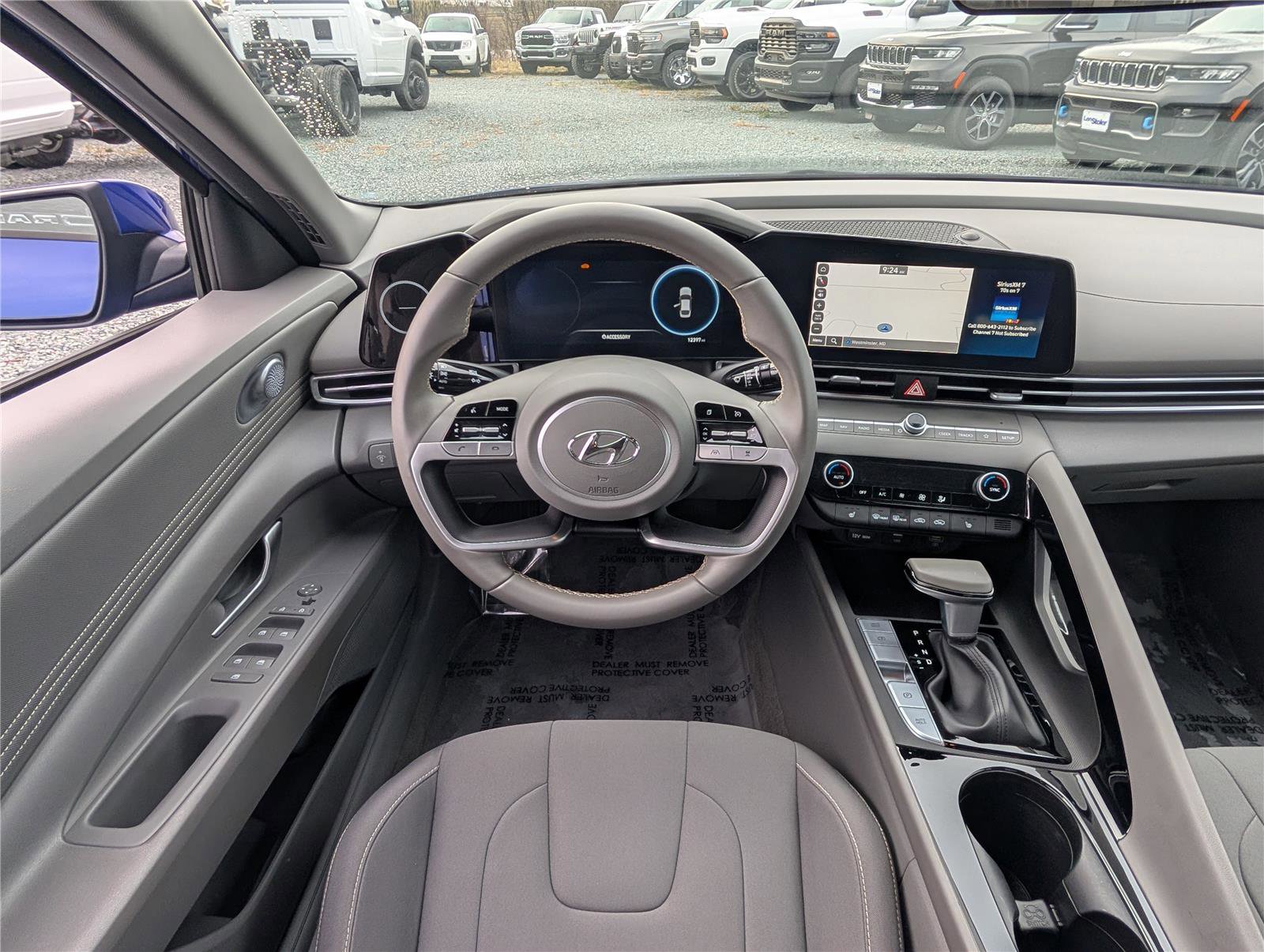 Used 2023 Hyundai Elantra SEL w/ Convenience Package image 15