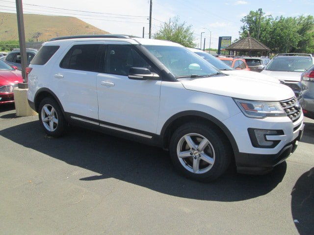 Used 2016 Ford Explorer XLT AWD/4WD image 1