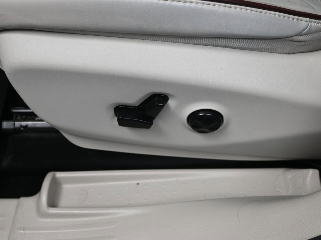 Used 2018 Chrysler Pacifica Limited image 12