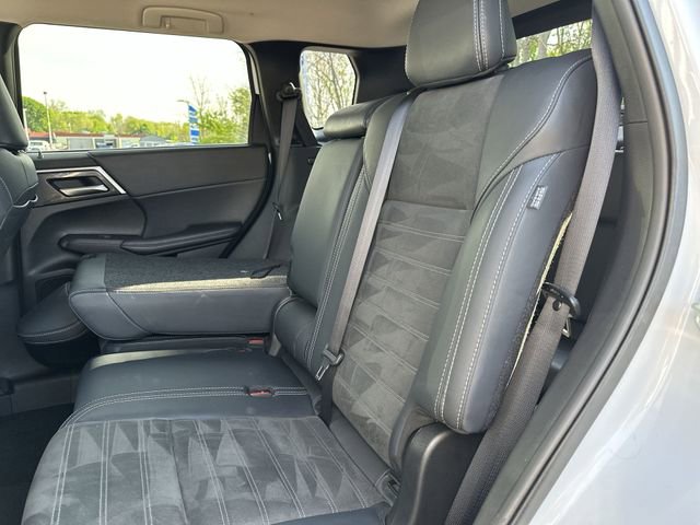 Used 2024 Mitsubishi Outlander SE AWD/4WD image 26