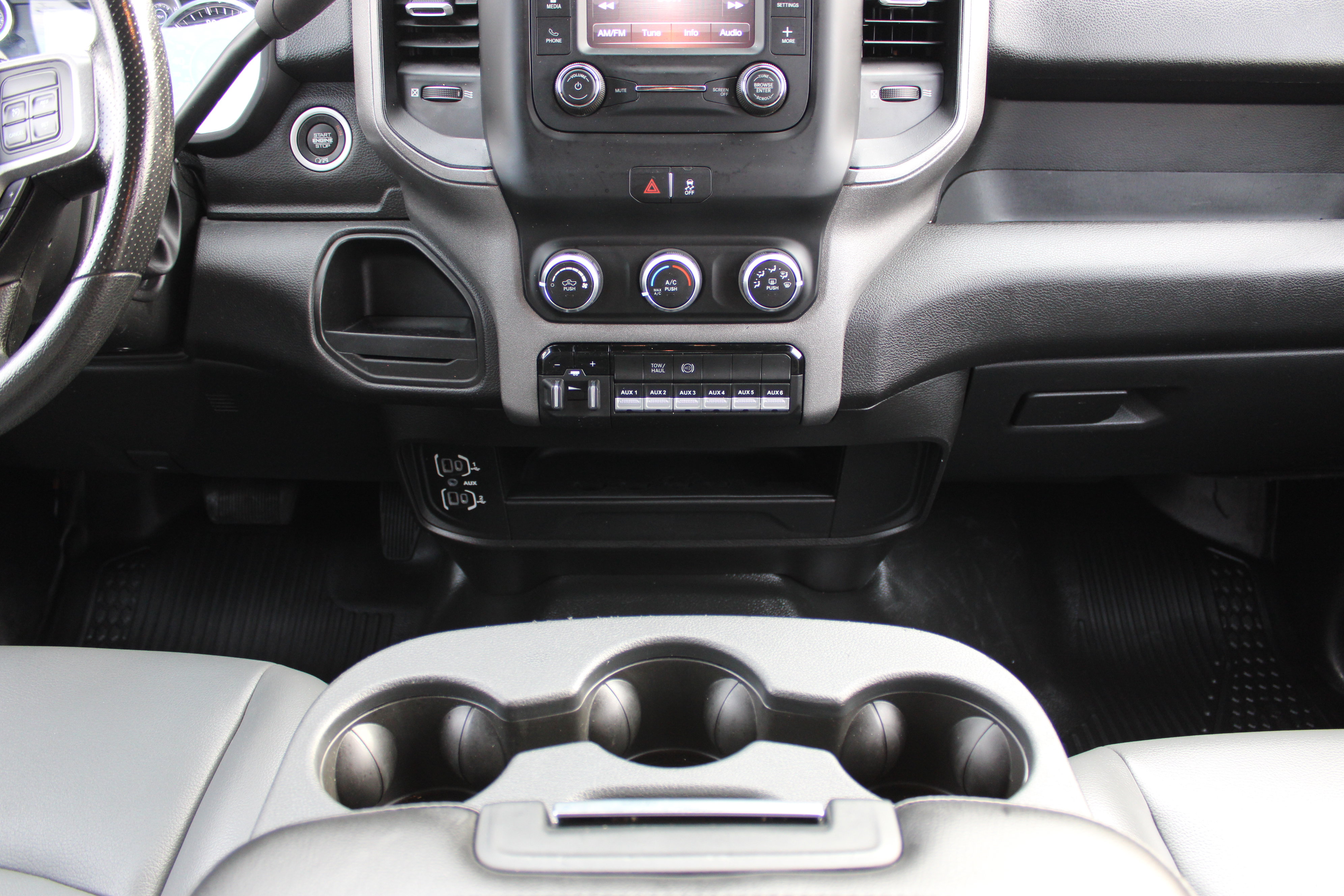 Used 2022 RAM 5500 Tradesman w/ Chrome Appearance Group image 16