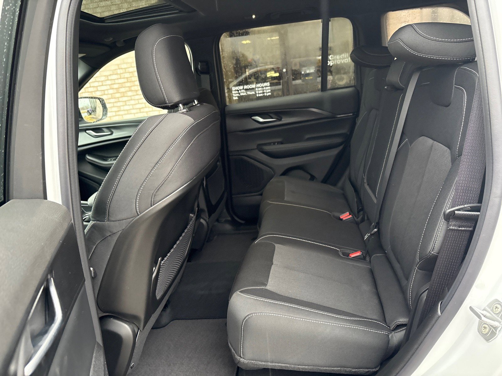 New 2026 Jeep Grand Cherokee Laredo X image 4