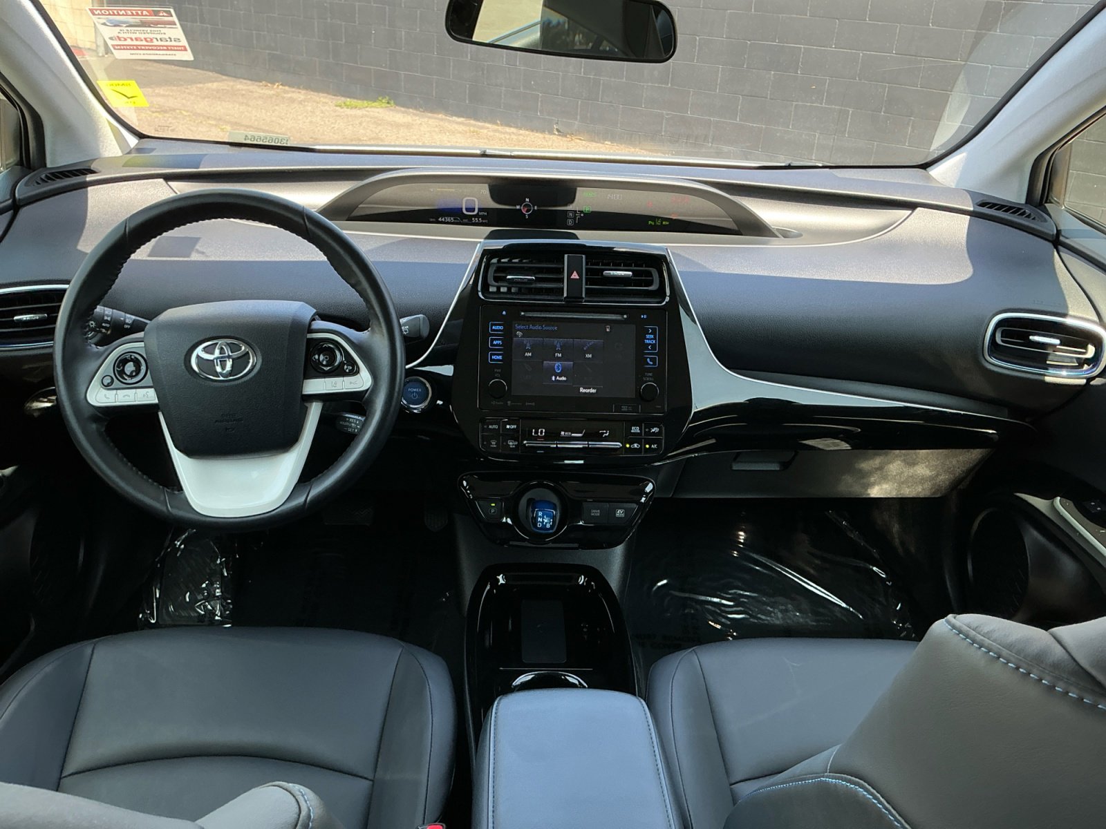 Used 2018 Toyota Prius Three Touring w/ Appearance Package FWD image 15