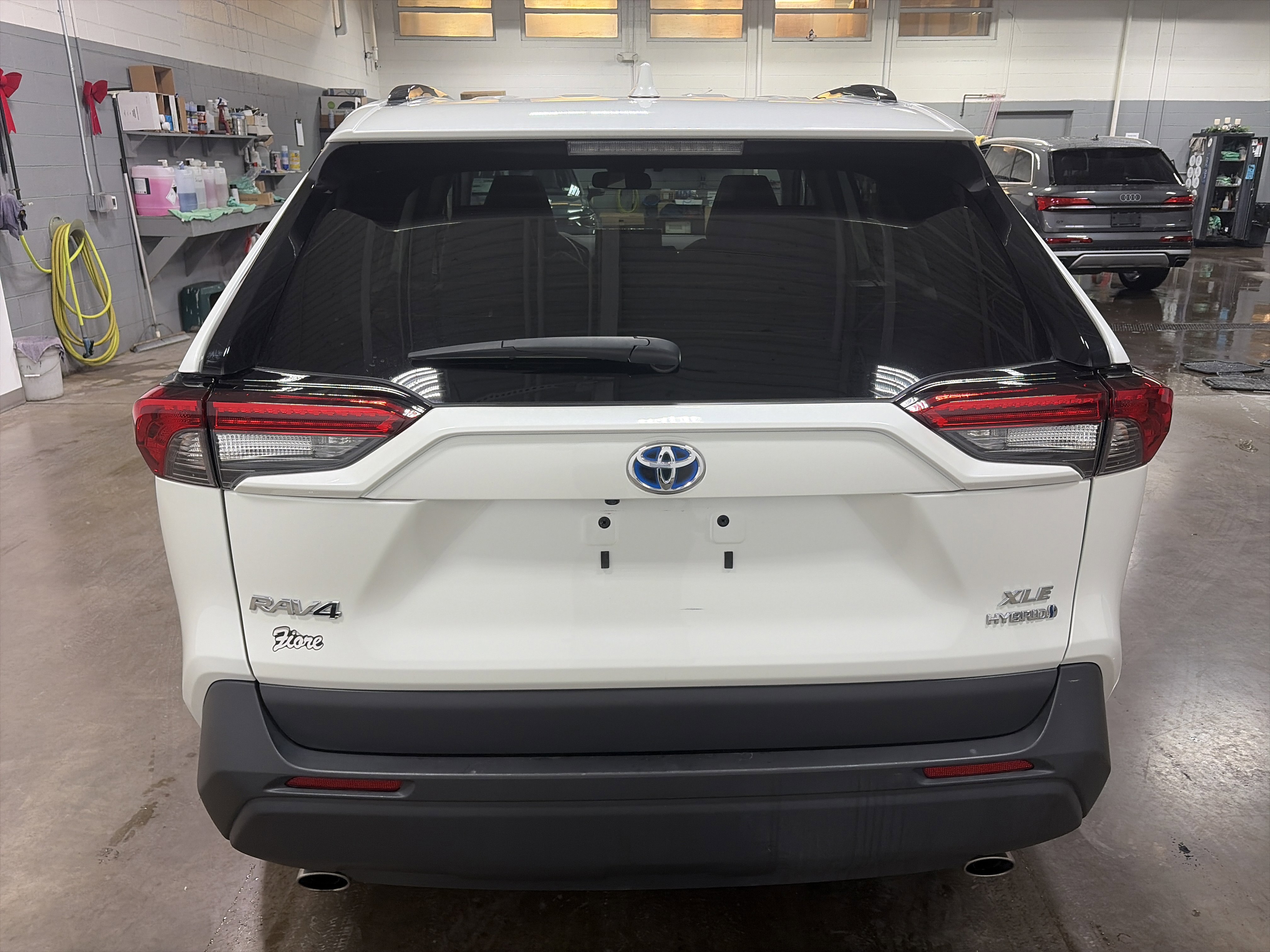 Used 2022 Toyota RAV4 XLE Premium image 4