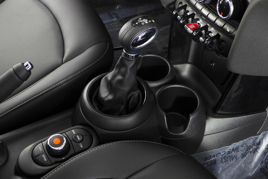 Used 2019 MINI Cooper 4-Door Hardtop image 15