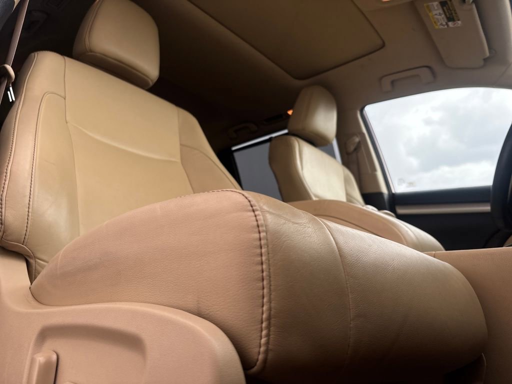 Used 2018 Toyota Highlander XLE image 26