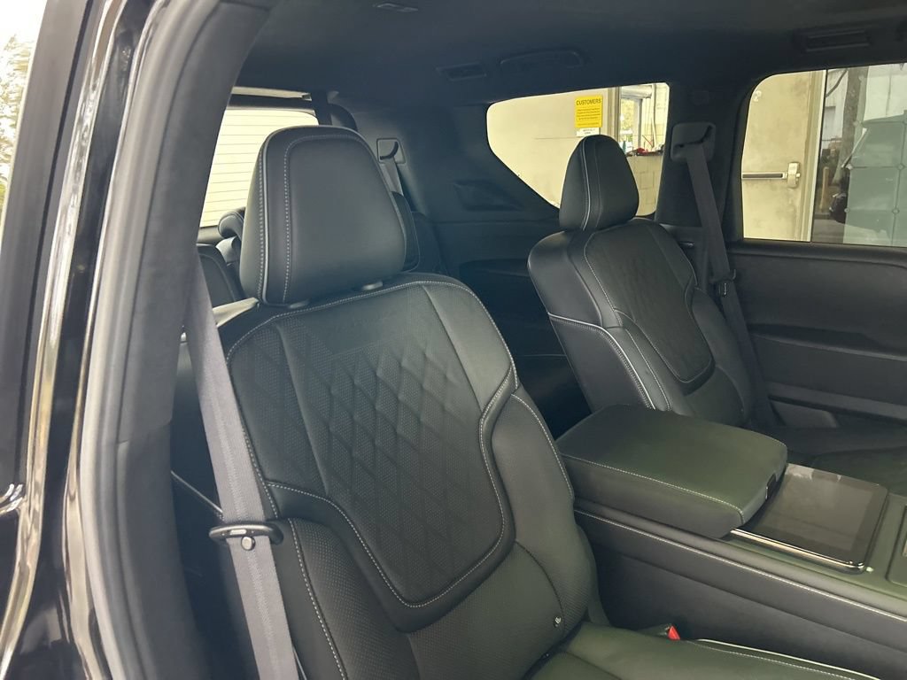 Used 2025 INFINITI QX80 Autograph w/ Premium Cargo Package AWD/4WD image 34