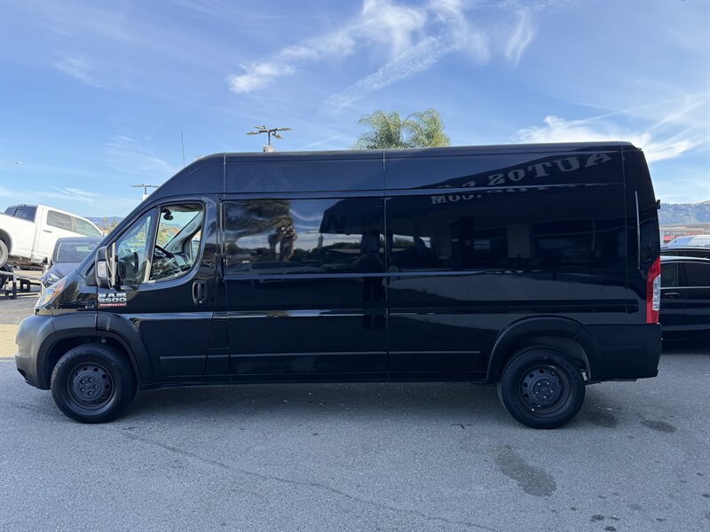 Used 2021 RAM ProMaster 2500 w/ Convenience Group FWD image 4